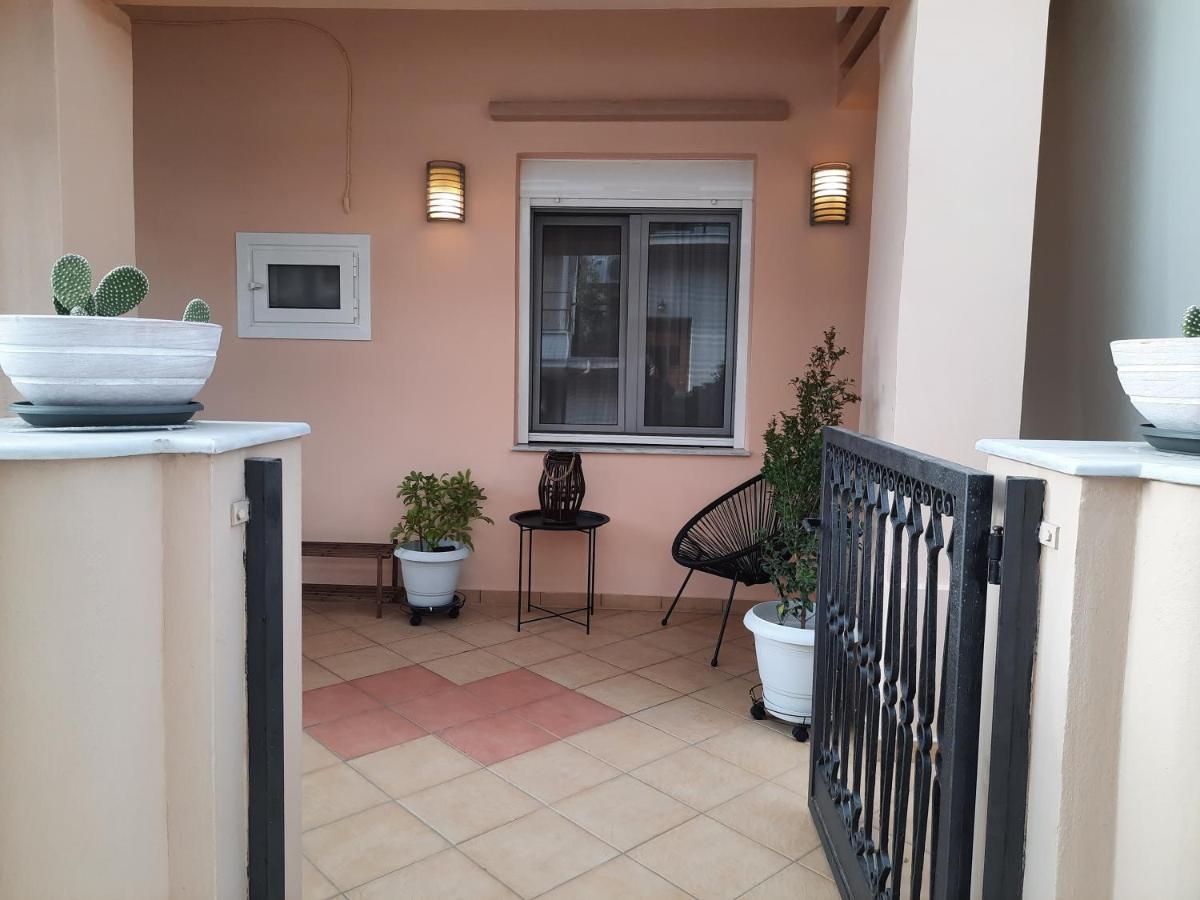 Pavlos Apartment Chrissi Akti Chania Exterior foto